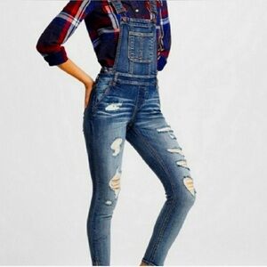 Overalls Blue Distressed Denim Junior’s Size 9 Rugged Worn in Look Outdoors 90s